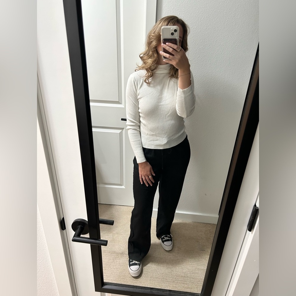 Brandy Melville white turtleneck